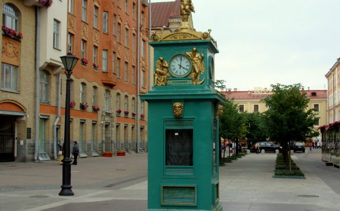 Уличные часы Санкт-Петербурга