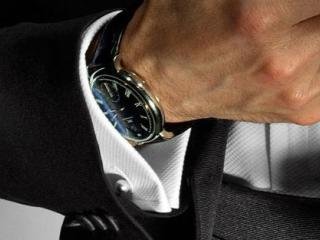 etiket2 Как правильно носить мужские часы: этикет, правила и стиль